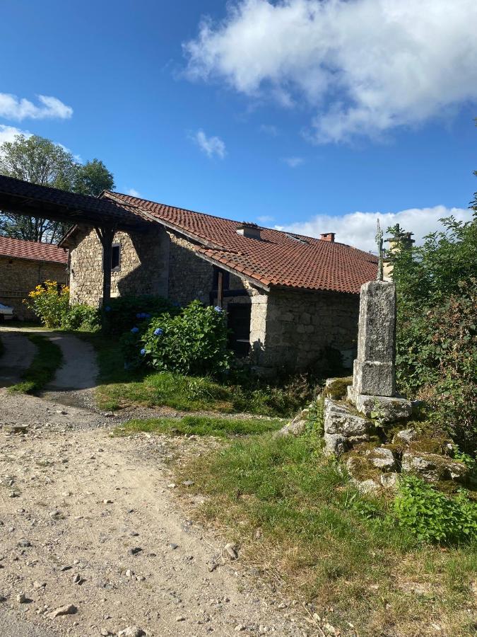 Bed and Breakfast La Vaisse Ambert Exterior foto